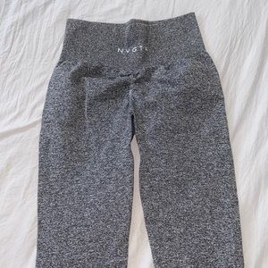 NVGTN booty scrunch leggings